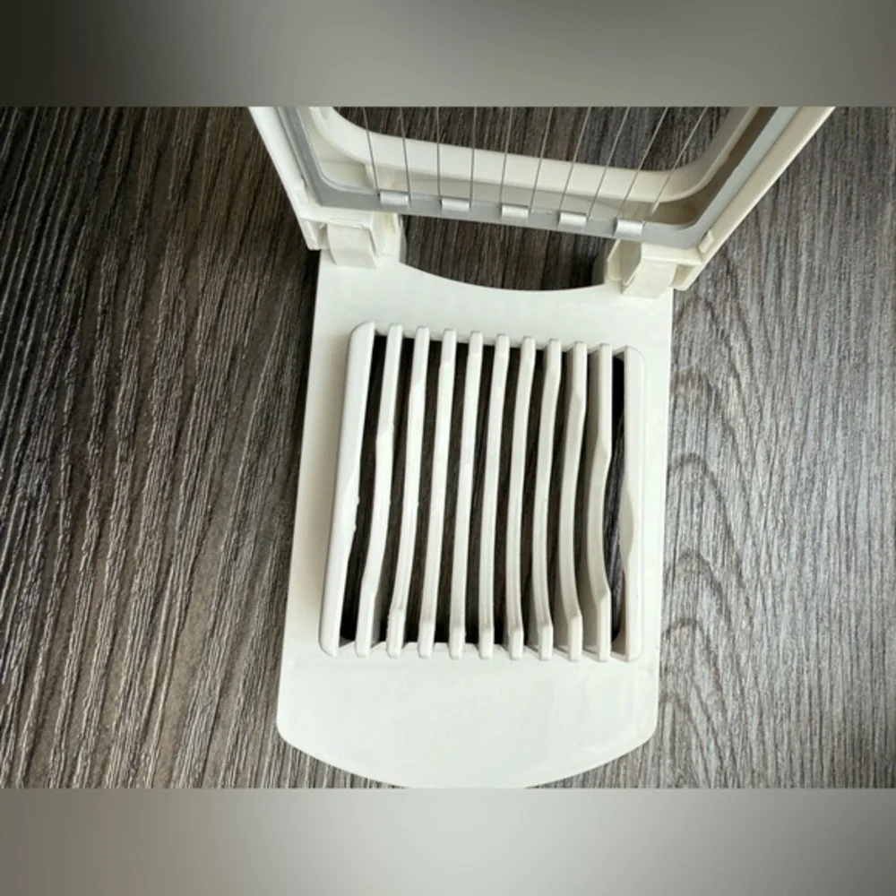 Pampered Chef Egg‎ Slicer